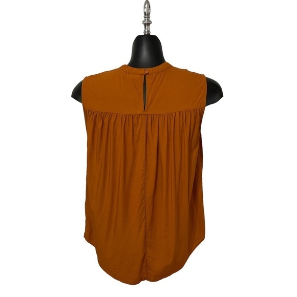 Women’s Old Navy Spice of Life Sleeveless Lace-Trim Swing Top Size Medium - Picture 3 of 3